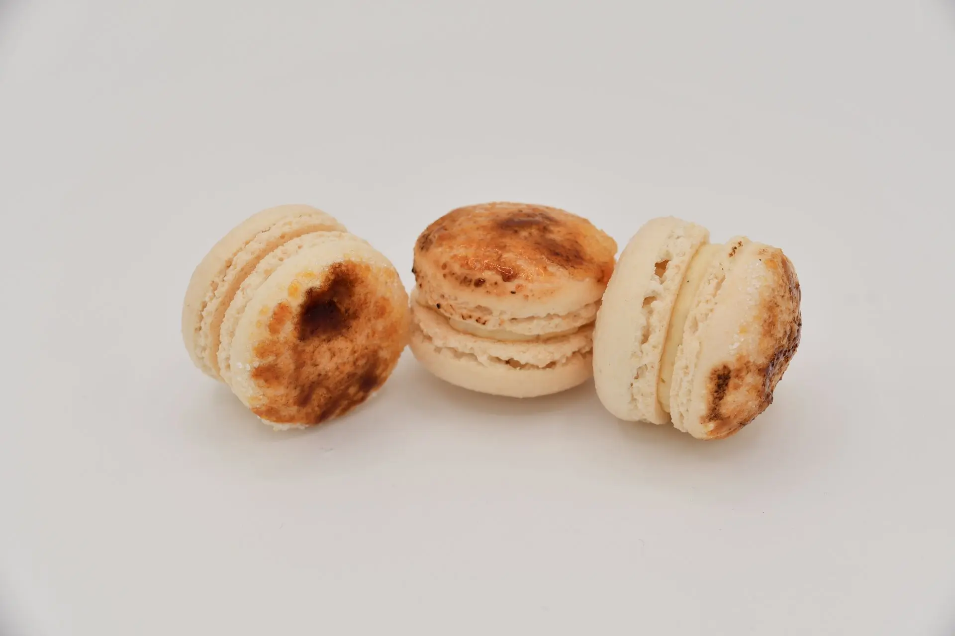 macarons crème brûlée
